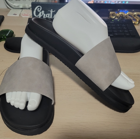 NWT EXPRESS MEN MAN SLIP ON SANDAL SLIDES Size 9 - Picture 3 of 6